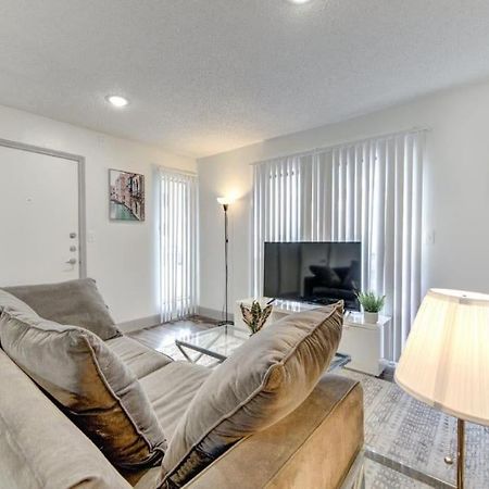 Lux Suite /King Bed /Free Parking/Pool/First Floor هيوستن المظهر الخارجي الصورة
