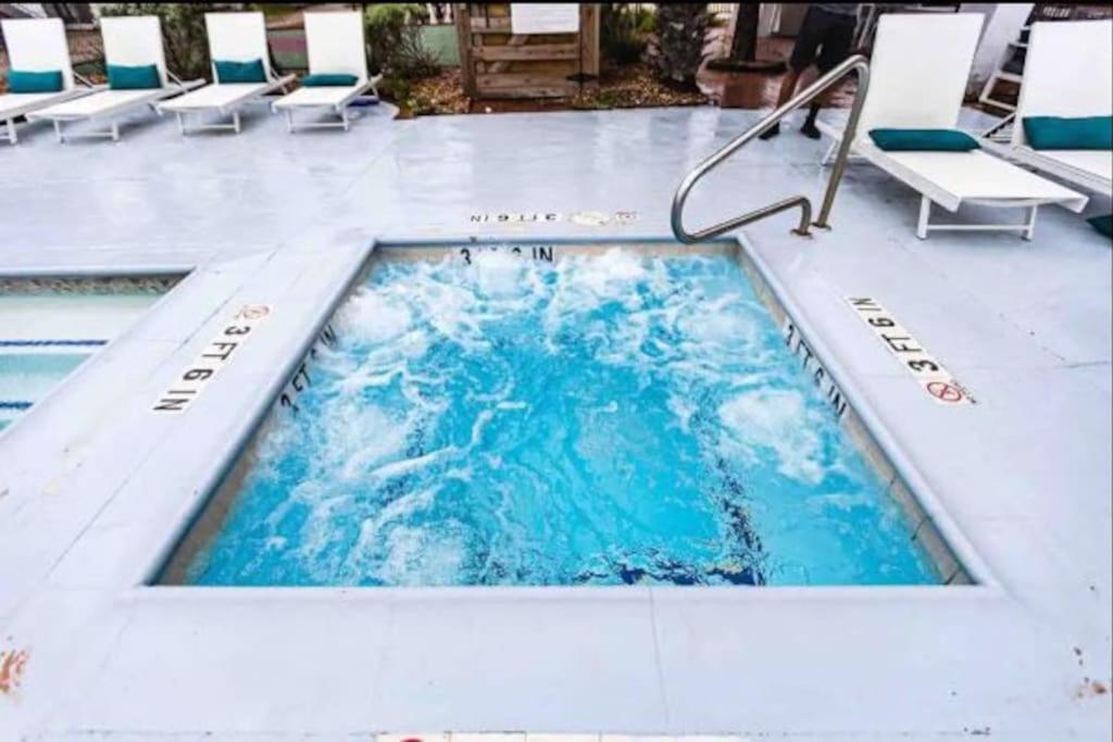 Lux Suite /King Bed /Free Parking/Pool/First Floor هيوستن المظهر الخارجي الصورة