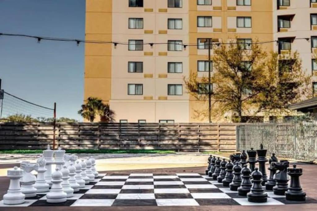 Lux Suite /King Bed /Free Parking/Pool/First Floor هيوستن المظهر الخارجي الصورة