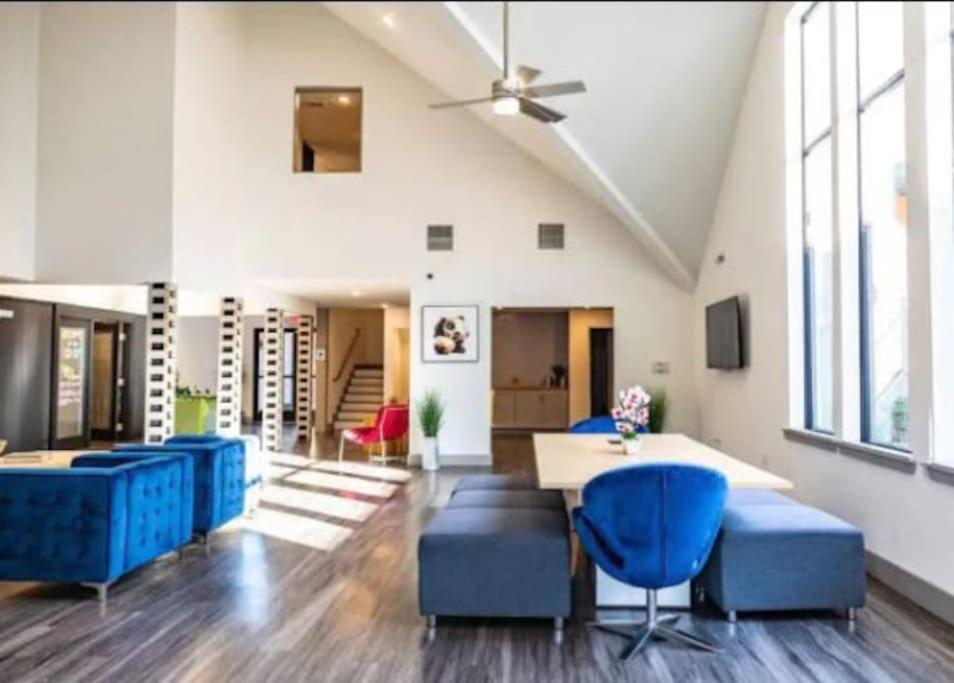 Lux Suite /King Bed /Free Parking/Pool/First Floor هيوستن المظهر الخارجي الصورة
