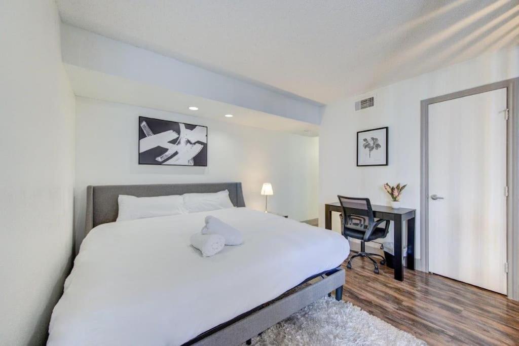 Lux Suite /King Bed /Free Parking/Pool/First Floor هيوستن المظهر الخارجي الصورة